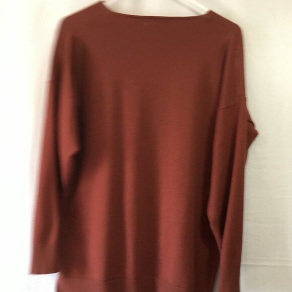 V-Neck Pullover Sweater - Picture 3 of 3